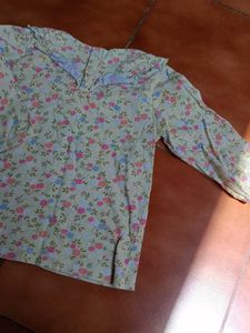 Cute Floral Top for 3-4 years old