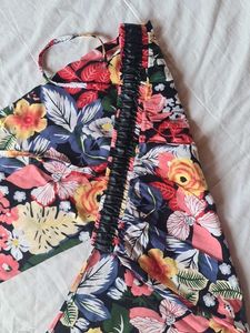 Straight Pant Floral Print On Black Base.