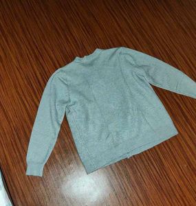 grey sweatshirt | women