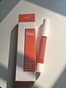 Kay Beauty MATTEinee Lip Crayon / Fraternity