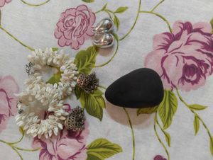 Earrings Set and Beauty Blender Make up Combo