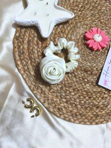 Rosette Scrunchie