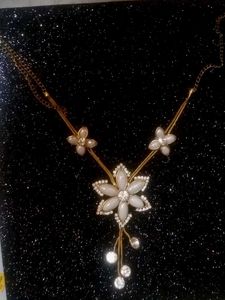 Flower Necklace &amp; Earring Set