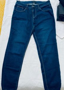 Stretchable Ankle length skinny jeans