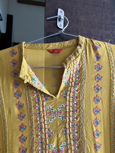 Brand W , Size M