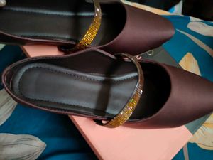 New Bellies Burgundy With Shimmer Details