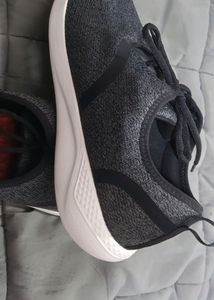 Crocs Unisex Comfort Sneakers