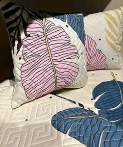 Double Bedsheet With 1 Cushion
