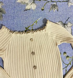 Stretchable Women Offshoulder Tops Size:S