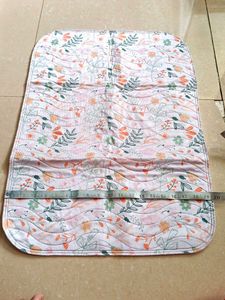 Waterproof Baby&#39;s Diaper Changing Drysheet.
