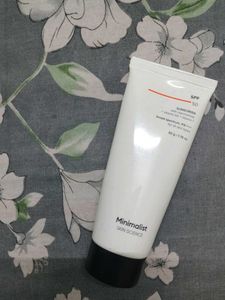 Minimalist Sunscreen SPF 50 With Niacinamide