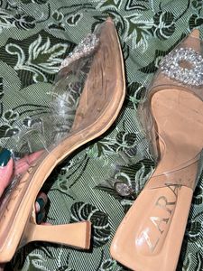 Zara Brooch Heel