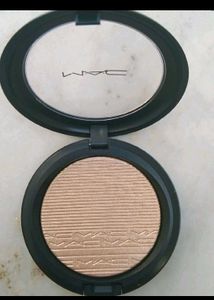 MAC Extra Dimension Skinfinish