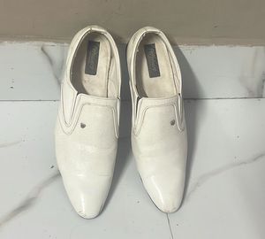 Stylish White Slip-On Casual Shoes for Men