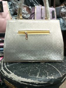 🔥Elegant  and Premium Quality Handbag 👜