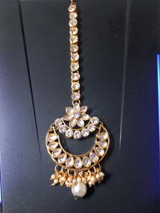 Beautiful Kundan Work Maang Tika