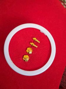 Beautiful New Flower Desine Studs