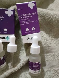 the derma co face serum