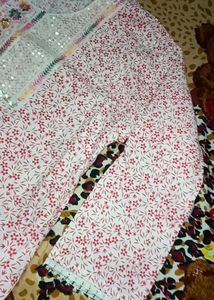 Floral Print Short Kurti with Embroidery