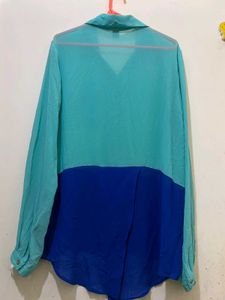 Chic Two-Tone Blouse till 40 can wear