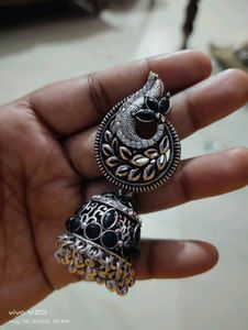[Combo] 2 Beautiful 😍 Silver Earring 😍🎉🎊