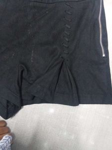 SWEEWE Black FAUX Shorts
