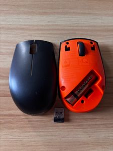 Lenovo 300 Wireless Compact Mouse