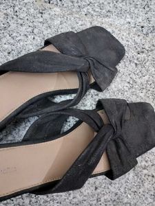 Black Knot Detail Slides - Size 40