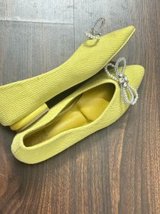 Cute Yellow Bow Flats