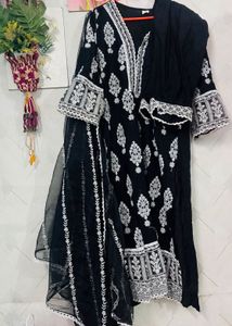 Elegant Black Embroidered Pakistani Suit