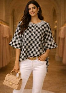 🇳🇿💫💗Chic Gingham Blouse with Lace Detail