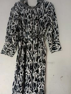 Long Maxi Dress With Belt No Damage N Stain