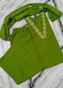 Elegant Green Embroidered Kurta Set
