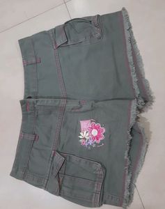 Olive Green Shorts🫒🕊