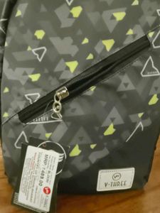 V-THREE Lunch Bag