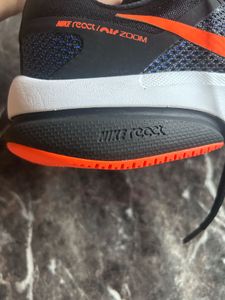 Nike zoom sneaker