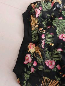 Black Skirt only dor 399/-