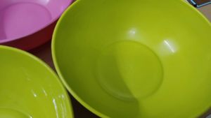 3 Plastic Bowls- 2 Ltrs
