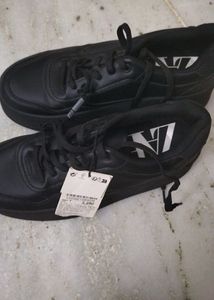 Zara Black Platform Sneakers brand new tag