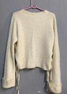 Cozy Cream Ribbed Knit Cropped Sweater with Side T