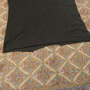 Graphic Tee deep green with sequin size s