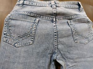 3 Jeans Rs 100 each