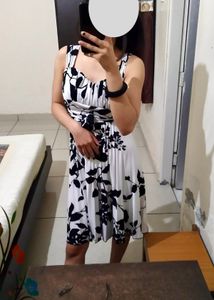 Black &amp; White Sleeveless Floral Dress