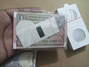 1 Rupees Note 100pcs Bundle