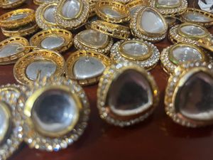 Misboota Kundan Earrings
