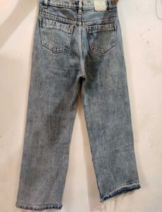 Trendy high rise Straight leg Jeans👖