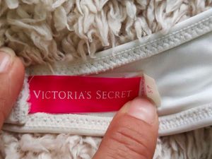 Victoria's secret : Elegant White Top