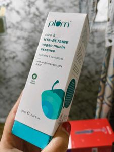 Cica &amp; Hya-betaine Vegan Mucin Essence