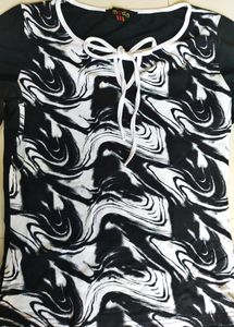 Abstract Swirl Black And White Long Sleeve Top