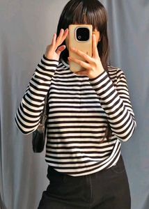 black and white Full sleeves top ( thick fabric)